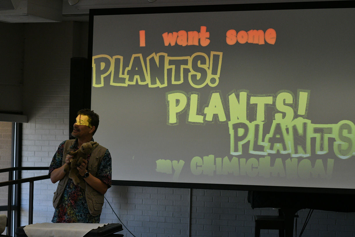 Singing zoologist Lucas Miller visits Bryan library